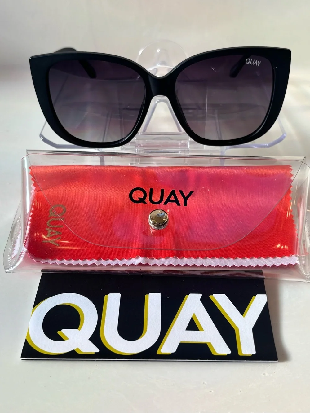 Quay Ever After 125 Cat Eye Sunglasses Black Plastic Frame Gray Polarized UV400